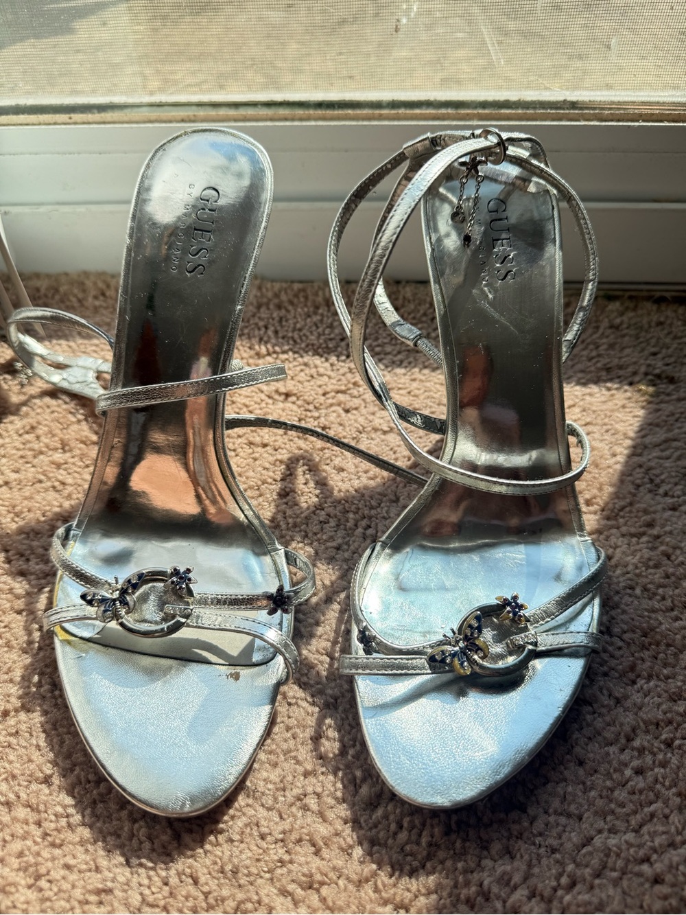 GUESS Metallic Silver Strappy Heeled Sandals with Decorative Rings size 9